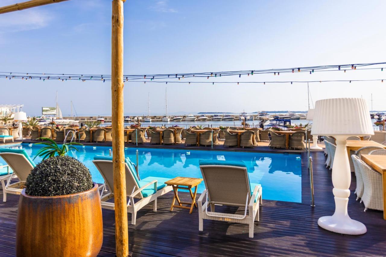 Hotel Palace Marina Dinevi スヴェティ・ヴラス エクステリア 写真