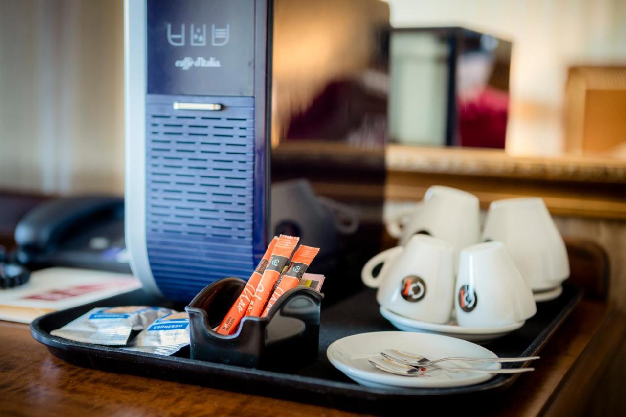 Hotel Palace Marina Dinevi スヴェティ・ヴラス エクステリア 写真