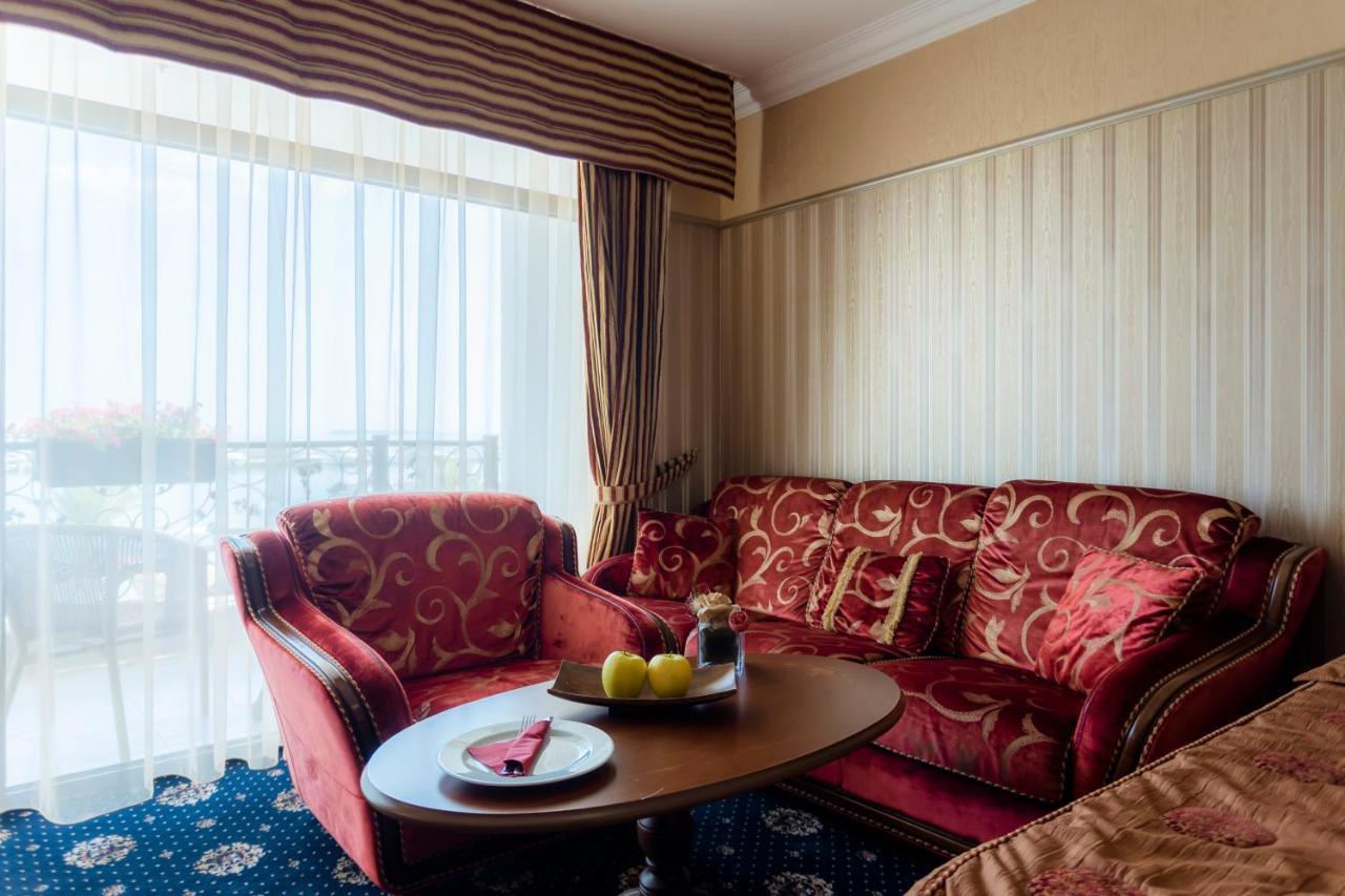 Hotel Palace Marina Dinevi スヴェティ・ヴラス エクステリア 写真