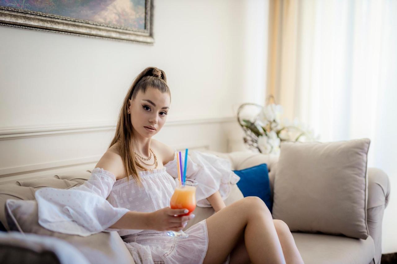 Hotel Palace Marina Dinevi スヴェティ・ヴラス エクステリア 写真