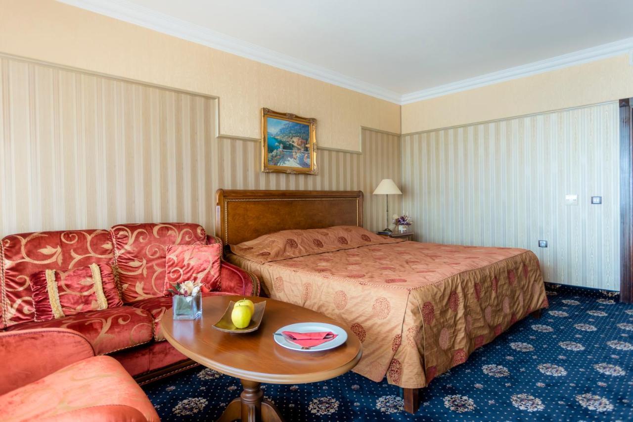 Hotel Palace Marina Dinevi スヴェティ・ヴラス エクステリア 写真