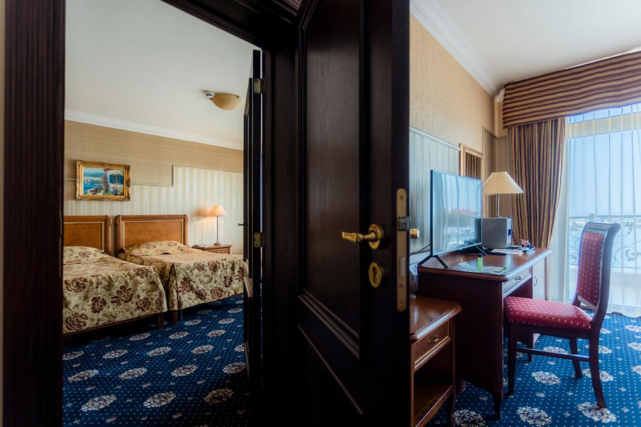 Hotel Palace Marina Dinevi スヴェティ・ヴラス エクステリア 写真