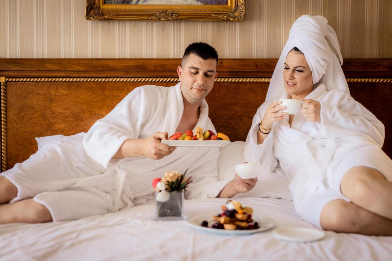 Hotel Palace Marina Dinevi スヴェティ・ヴラス エクステリア 写真