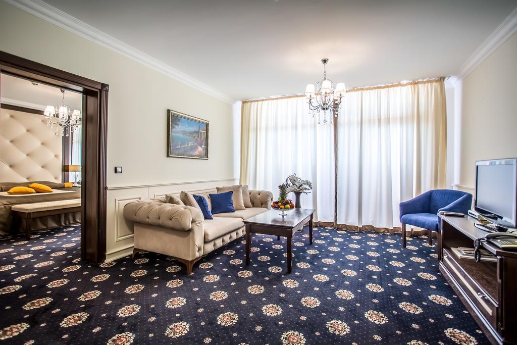 Hotel Palace Marina Dinevi スヴェティ・ヴラス エクステリア 写真