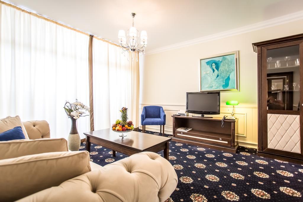 Hotel Palace Marina Dinevi スヴェティ・ヴラス エクステリア 写真