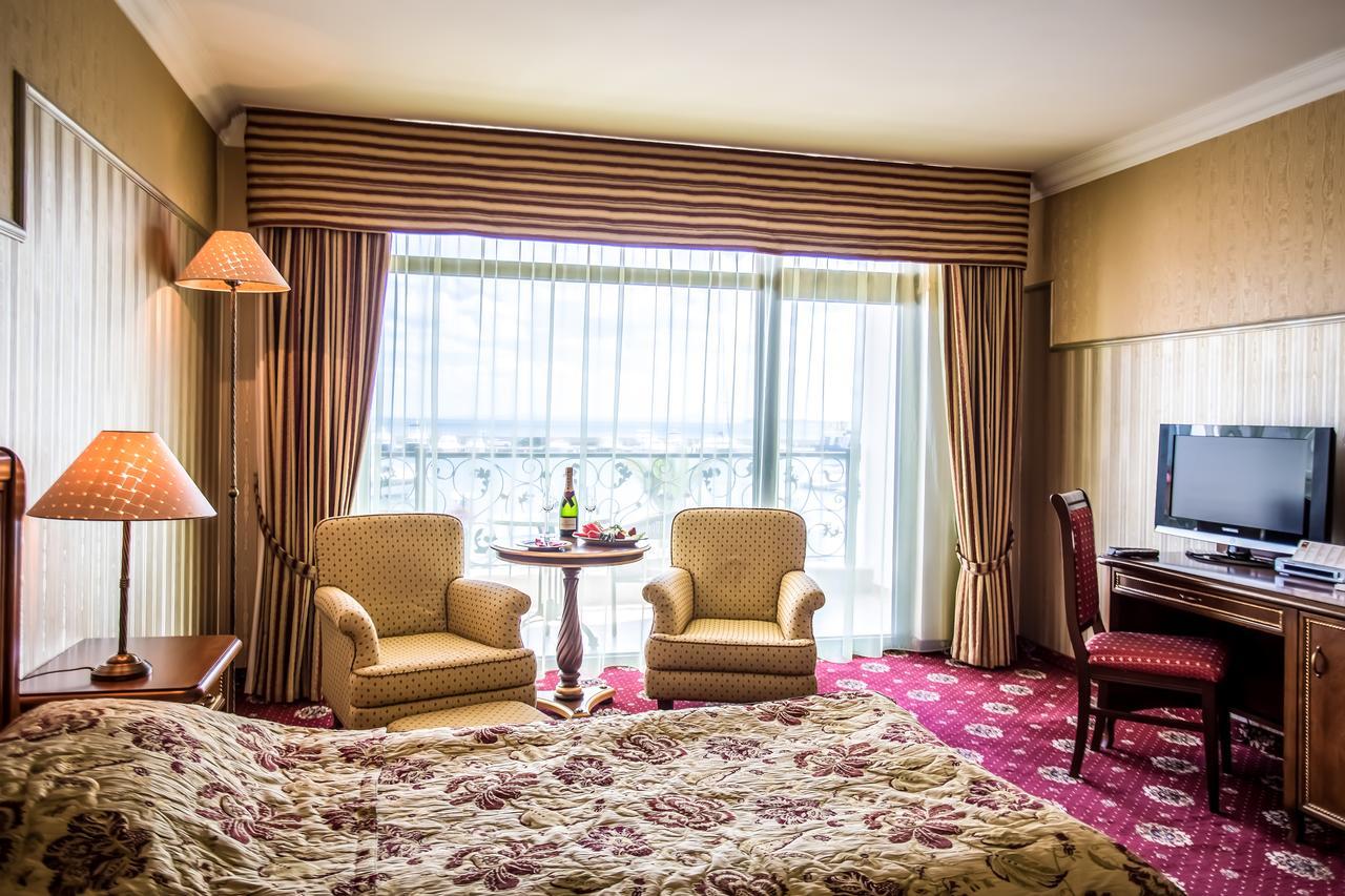 Hotel Palace Marina Dinevi スヴェティ・ヴラス エクステリア 写真